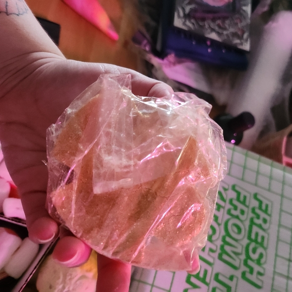 Assorted Lush Kitchen box items - Picture 6 of 10